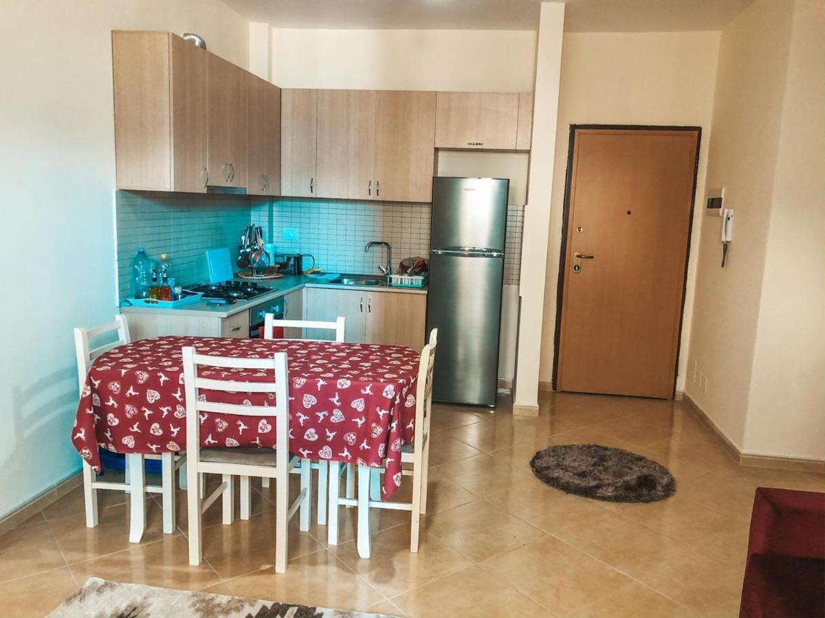 Mimi'S Beach Apartment Vlorë 外观 照片